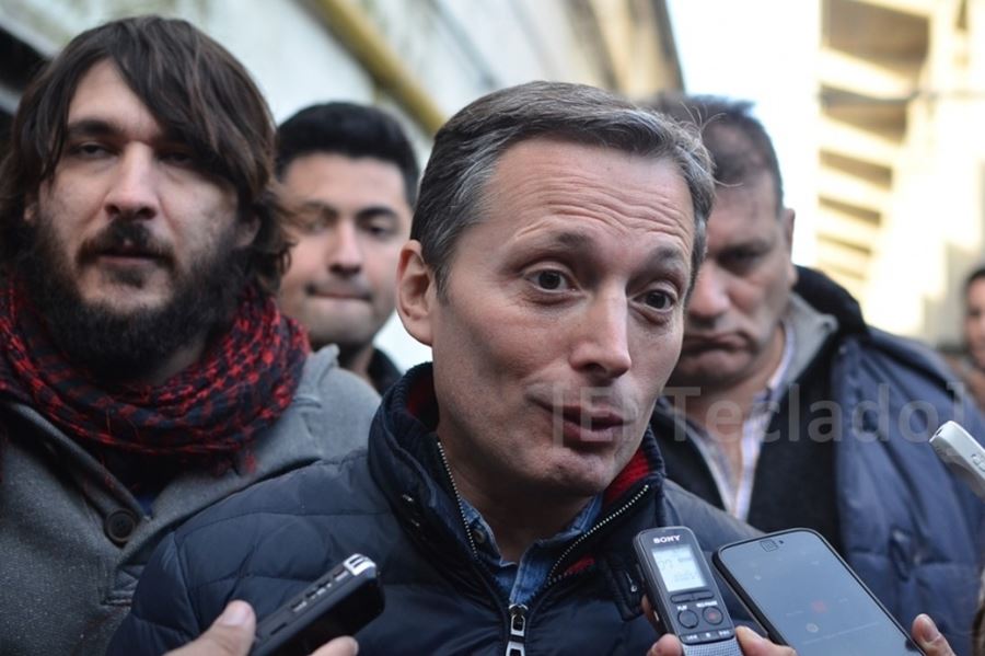 Fernando Gray ratificó su apoyo a Cristina y dijo que seguirán "charlando" con Randazzo hasta el 24