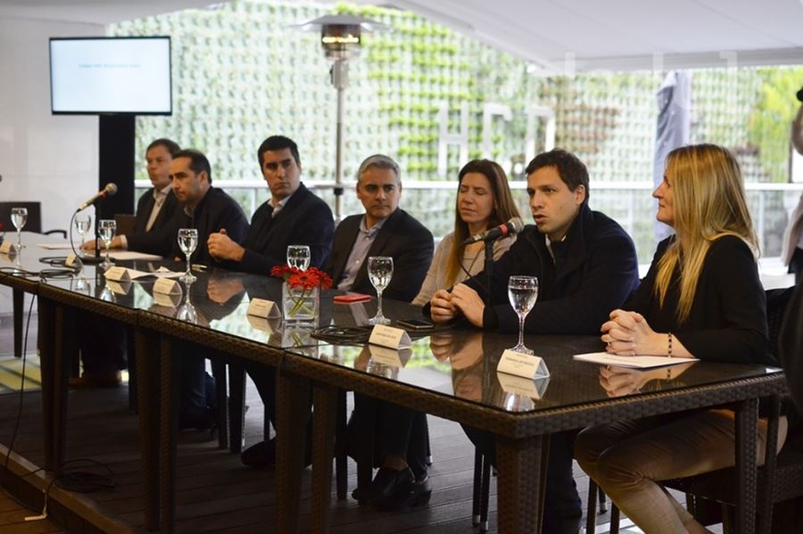 Mosca firmó un acuerdo contra la violencia de género con intendentes de la provincia