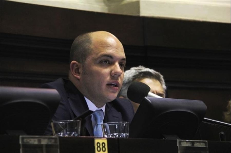 Zurro se suma a la polémica por la promoción del Banco Provincia y asegura que "es insostenible en el tiempo"