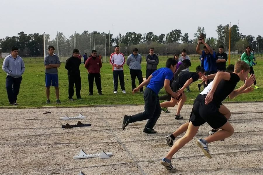 El deportista olímpico Germán Lauro compartió sus experiencias en el regional de Lobos