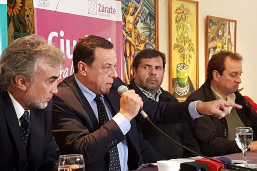 Cáffaro: “Esta es la foto que quería el PRO, con mis manos sucias pero con la conciencia limpia”