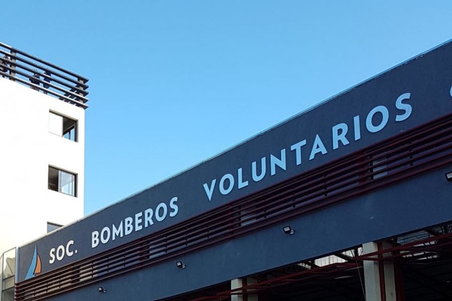 El massista Andreotti inauguró el cuartel de bomberos "más grande y preparado del país" con fondos propios