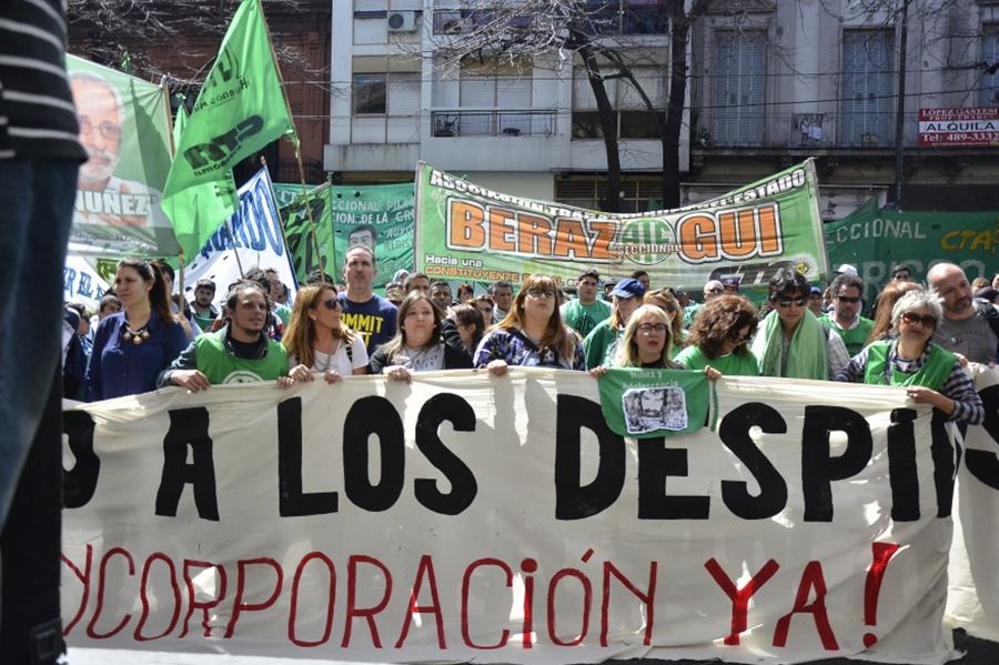 ATE marchó a Economía contra despidos en el Estado y en reclamo de la apertura de paritarias