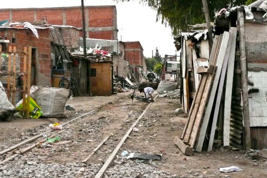 Provincia: suspenden por un año los desalojos de familias en asentamientos y villas