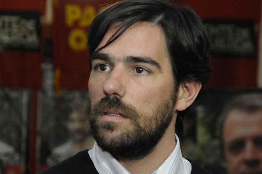 Del Caño apuntó contra el gobierno por "no explicarle" a la gente qué se vota el próximo 22