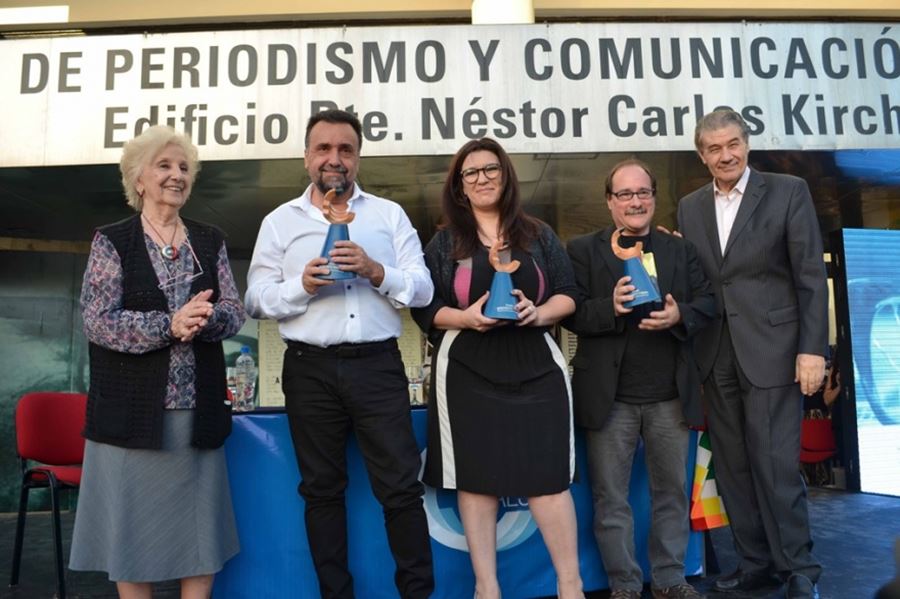 Saintout entregó el Premio Rodolfo Walsh a Roberto Navarro, Cynthia García y Juan Alonso