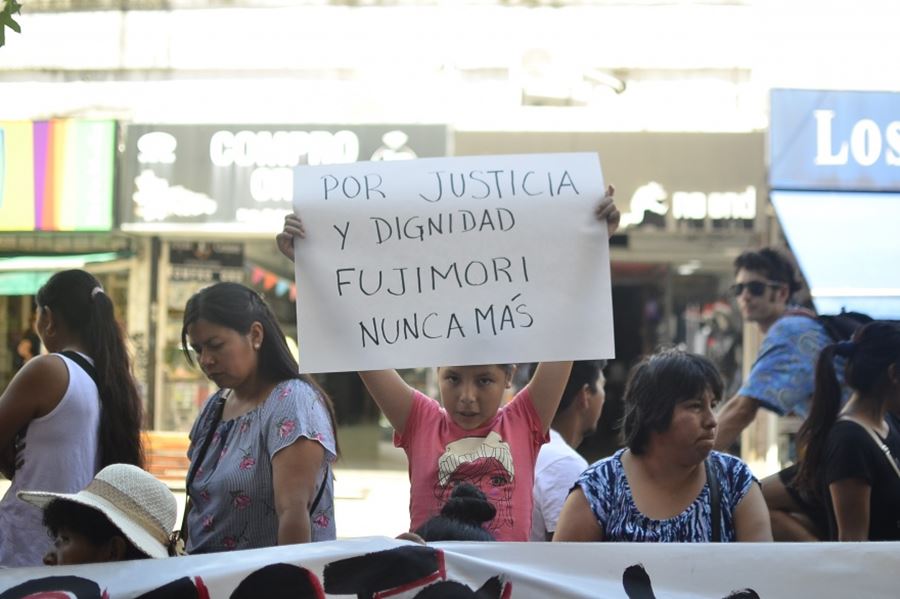 La colectividad peruana repudia el indulto otorgado a Fujimori: "Es un golpe a la democracia"