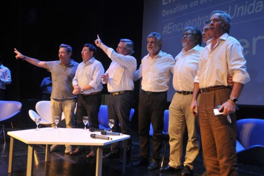 Nueva foto de "unidad peronista" frente al gobierno de Cambiemos