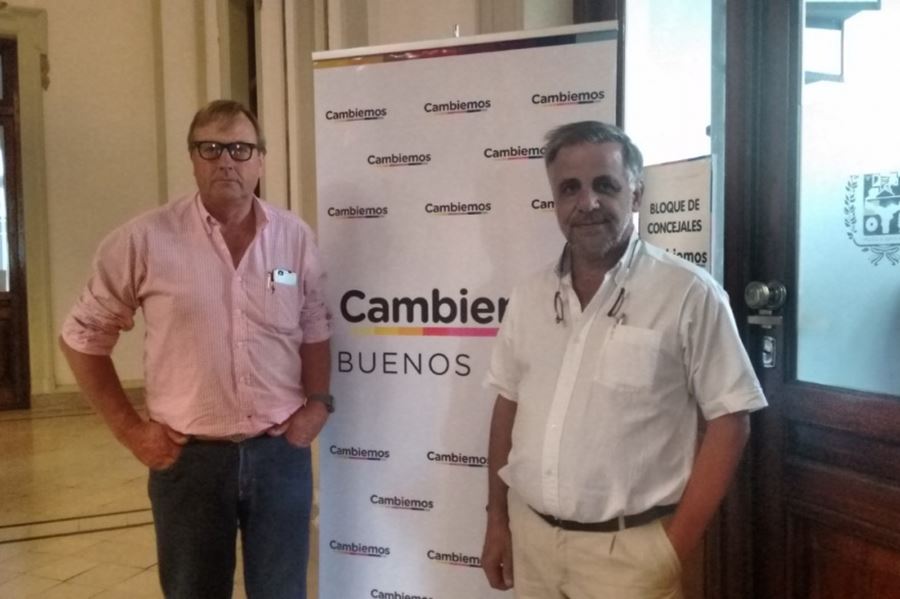 Poniendo estaba la gansa: Para generar más obra pública, Cambiemos propone donar media bolsa de cemento por frentista