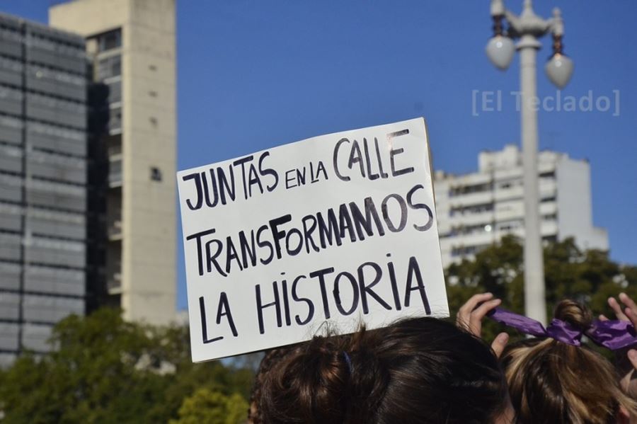 Y el mundo vibró