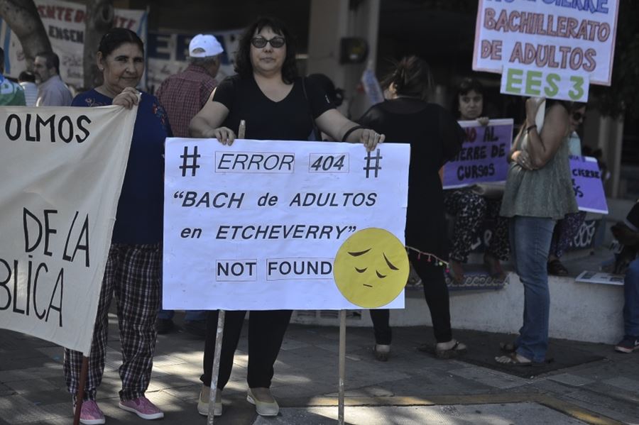 Manifestaciones en defensa de la Educación: Vidal cierra los Bachilleratos de Adultos en la Provincia