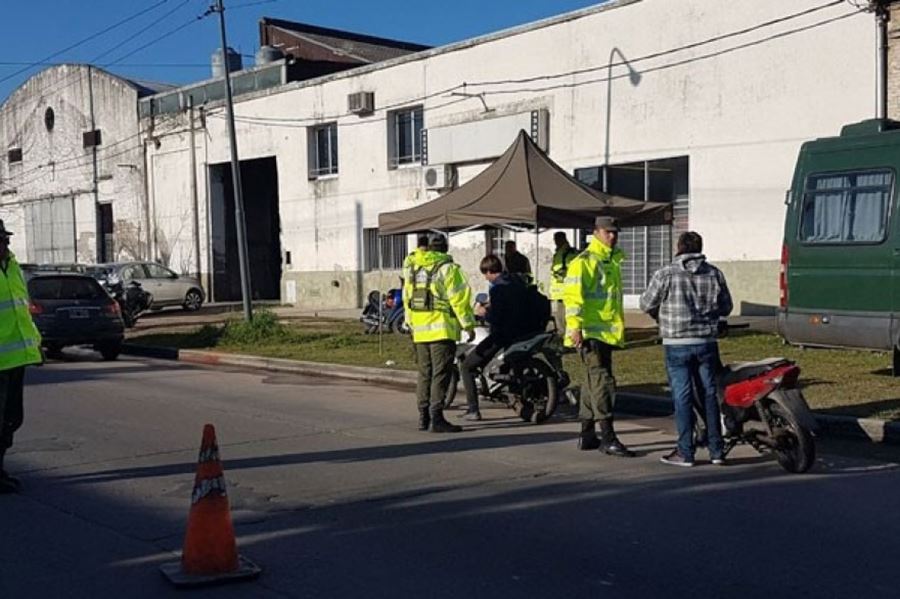 Gatillo fácil: Un gendarme le disparó a un adolescente por eludir un control de tránsito