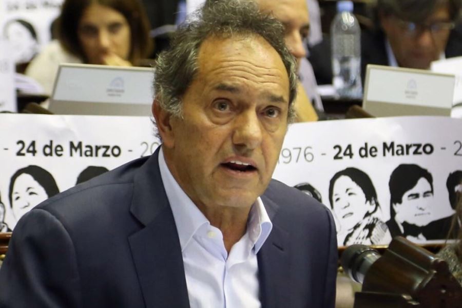 Scioli y Baldassi presentaron un proyecto para prevenir abusos de menores en los clubes