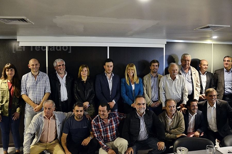 Intendentes peronistas del interior presentaron alternativa al Pacto Fiscal de Vidal