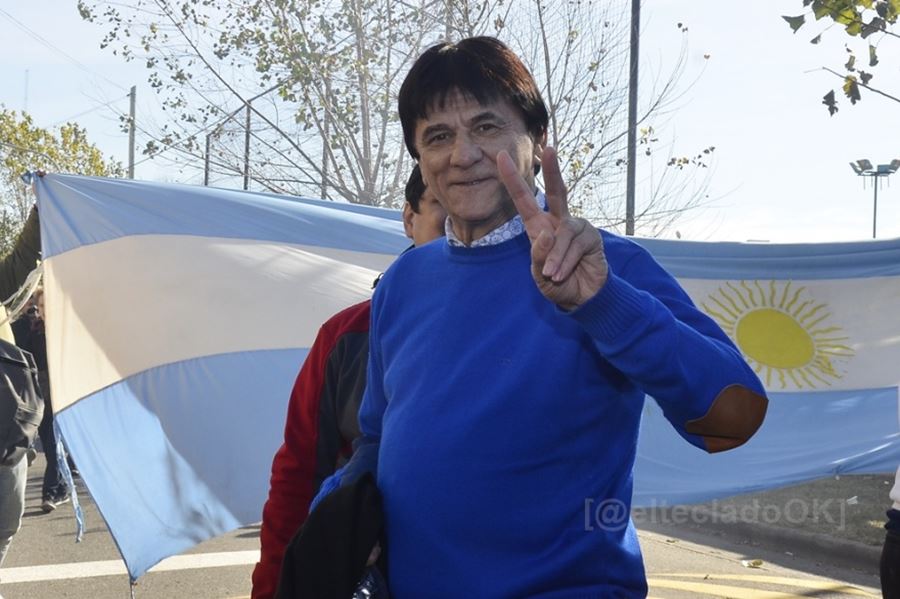 Otro intendente peronista rompió el techo del 15 por ciento para los municipales y ofreció el 20