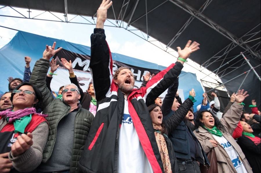 Con palos al "cipayo" de Dujovne y un llamado al paro nacional, se realizó la multitudinaria Marcha Federal