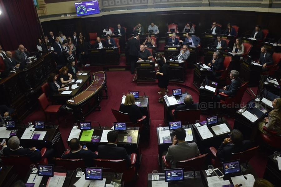 Es ley la quita de los impuestos en las tarifas de luz y agua