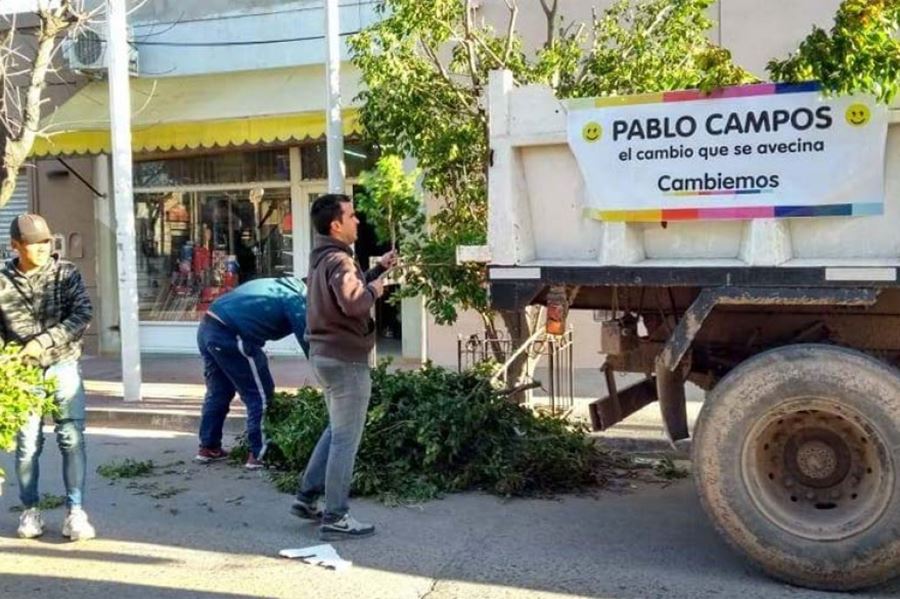 El candidato a intendente por Cambiemos que hace campaña recolectando los residuos en Cañuelas