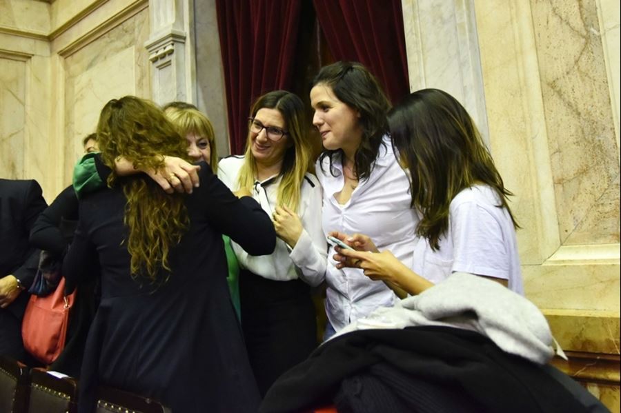Se sancionó la ley Brisa, una reparación económica a hijos de víctimas de femicidio
