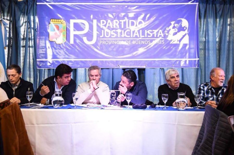 Con Moyano y Solá a la cabeza, el peronismo pejotista se reunió a puertas cerradas en Merlo