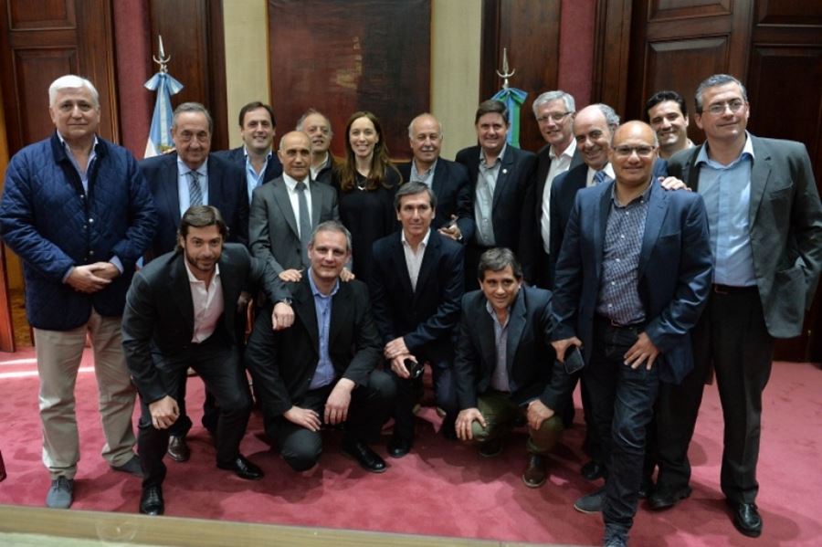 Vidal se vuelca al primer mostrador: Se reunió con radicales y va por los peronistas