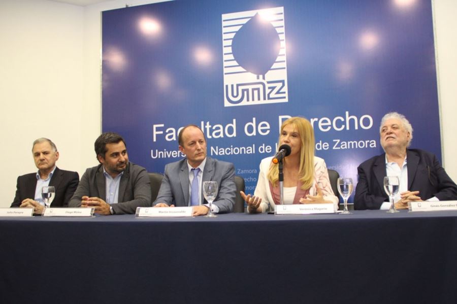 Verónica Magario: “A contramano del mundo, en Argentina se desfinancia a los municipios y se atenta contra su autonomía”