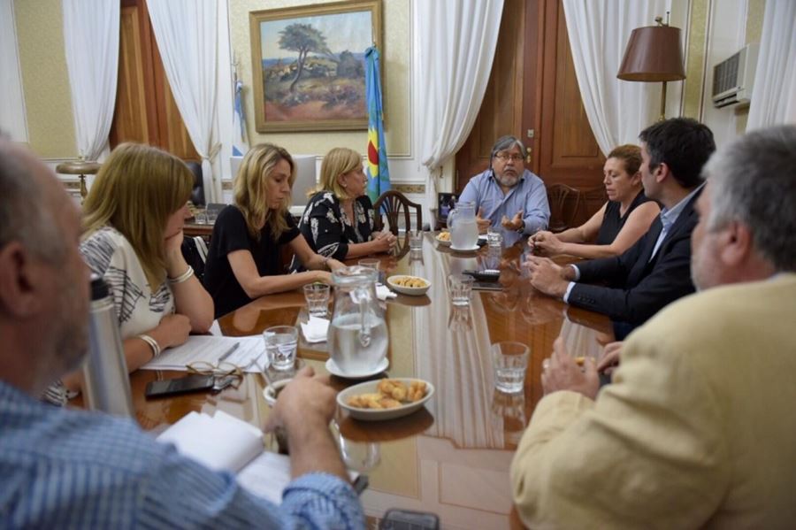 Desdoblamiento de elecciones: Ex legisladores de distintas fuerzas políticas asesorarán la comisión bicameral
