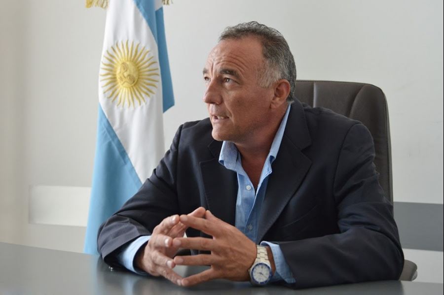 Barragán calificó de "vergonzosa" la editorial de La Nación y advirtió que hace "apología del embarazo forzado"