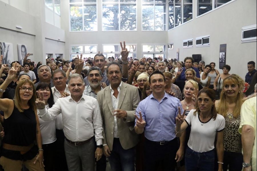 Daniel Scioli presentó su libro en Florencio Varela y ratificó que “otro camino es posible”