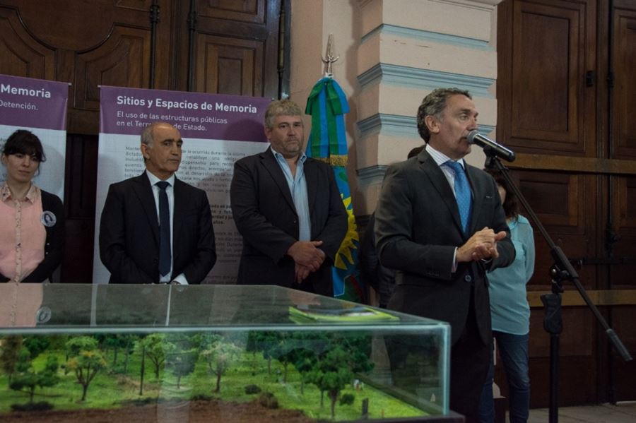 Salvador y Canton inauguraron muestras itinerantes sobre Derechos Humanos