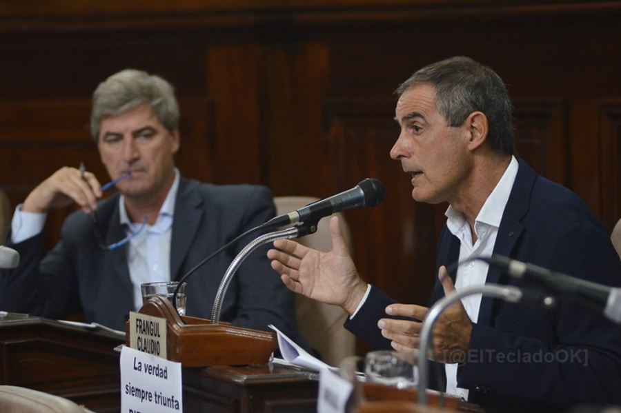 Comercios de La Plata deberán exhibir en sus vidrieras información de la línea 144
