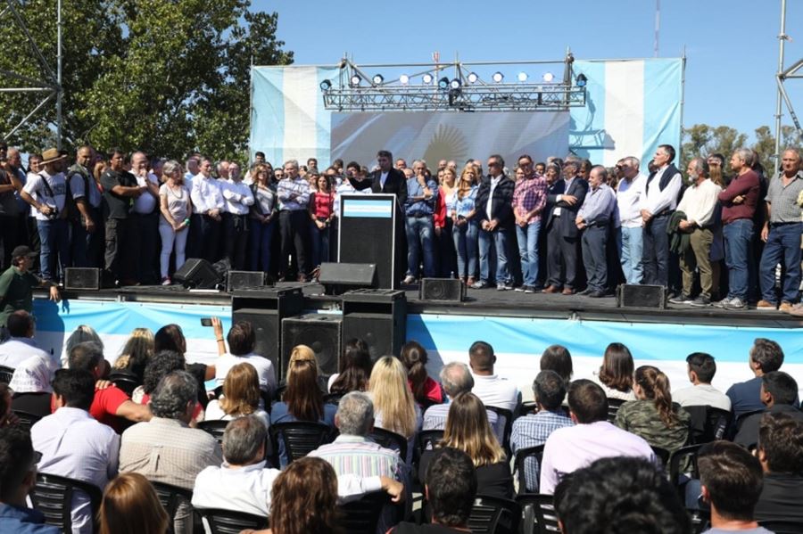 Los precandidatos del peronismo se reunieron en Avellaneda detrás de la figura de CFK