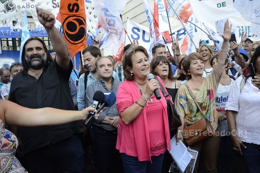 Día D para los docentes: la Provincia se comprometió a no descontar los días de paro