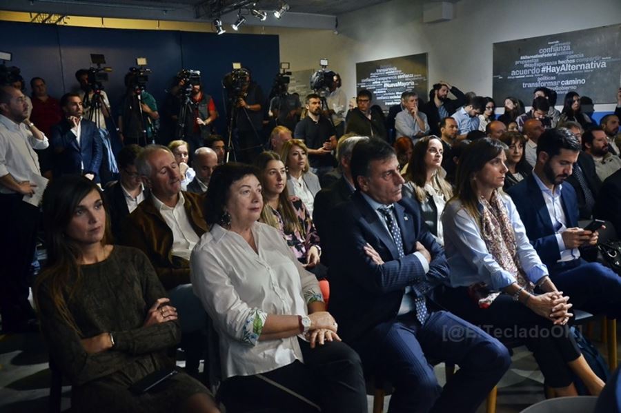 Sergio Massa exhortó a Mauricio Macri a convocar a toda la oposición, incluida CFK