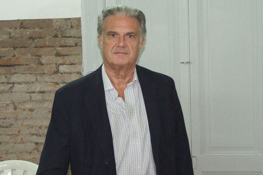 El histórico Juan Manuel Casella apuntó contra la cúpula de la UCR y reclamó que se llame a la convención