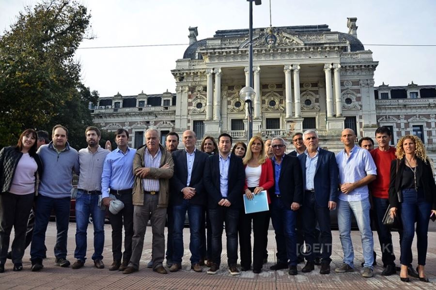 Intendentes, de delivery: fueron a Gobernación y le dejaron una serie de reclamos a María Eugenia Vidal