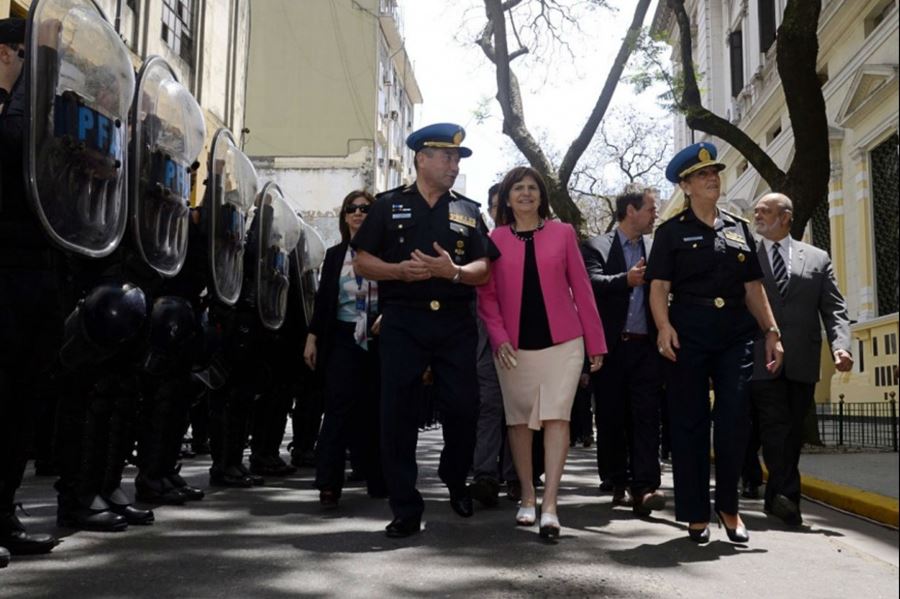 El Gobierno habilitó la compra de las pistolas Taser: qué dicen las Naciones Unidas sobre su utilización