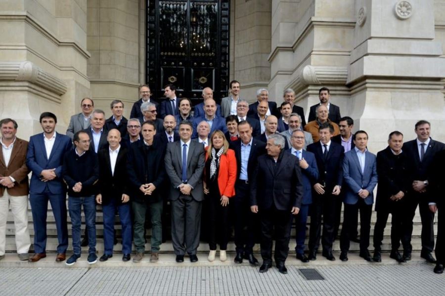 Intendentes de todos los colores políticos se unieron en la Corte para defender las arcas municipales
