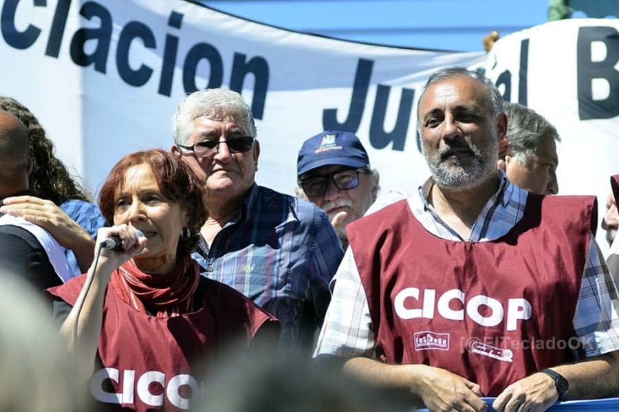Los profesionales de la salud aceptaron la propuesta salarial pero se mantienen en estado de alerta