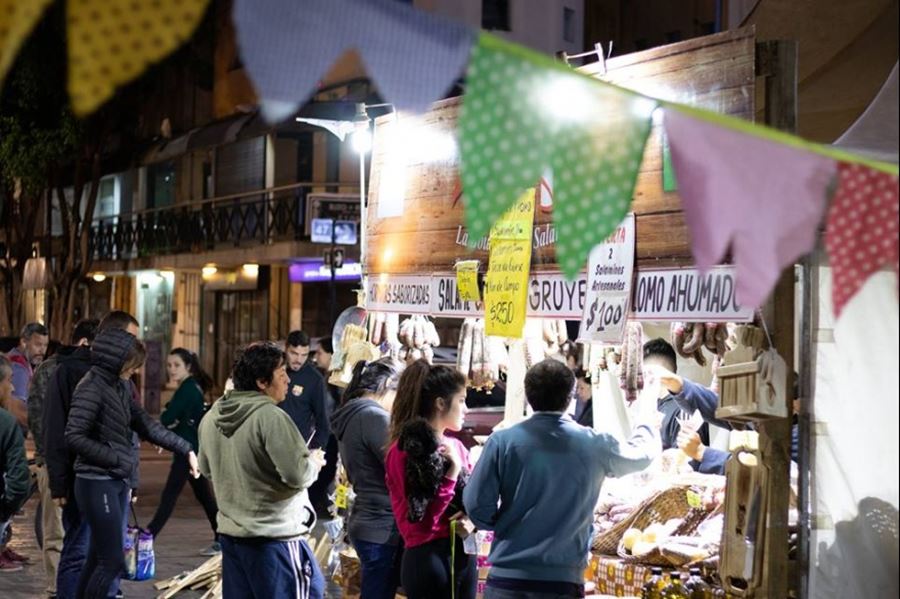 En defensa los centros comerciales a cielo abierto y del comercio legal 