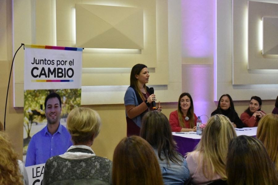 Para apuntalar a María Luján Rey, las mujeres de Juntos por el Cambio se reunieron en Escobar