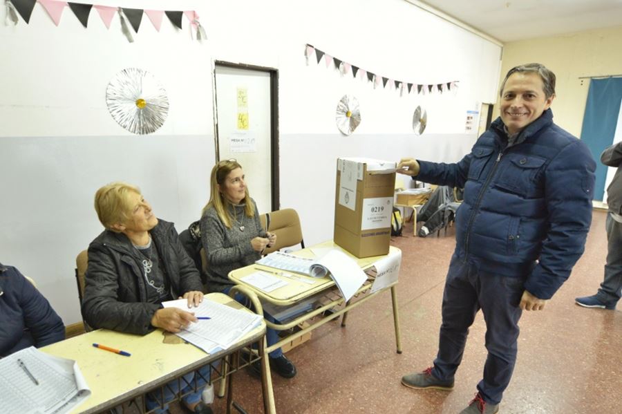 Fernando Gray: “Esperamos que sea una jornada tranquila y en democracia”