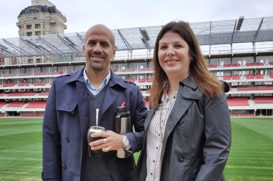 En Estudiantes: Junto a Verón, la diputada Antinori destacó que "el primer estadio sustentable de América es bonaerense"