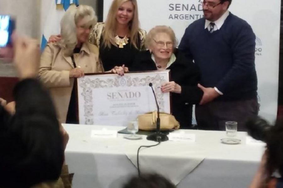 El Senado premió a Rosa Roisinblit, la vicepresidenta de Abuelas