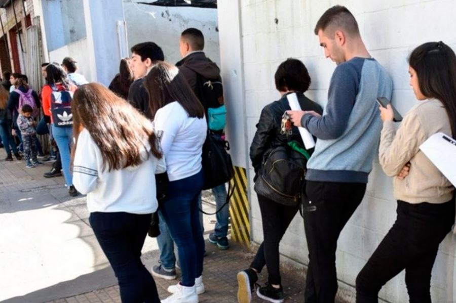 El desempleo subió al 10,6% y es el más alto en los últimos 13 años