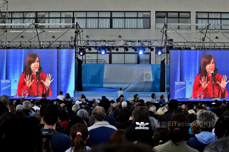 Cristina viaja de imprevisto a Cuba y suspende la presentación del libro en Salta