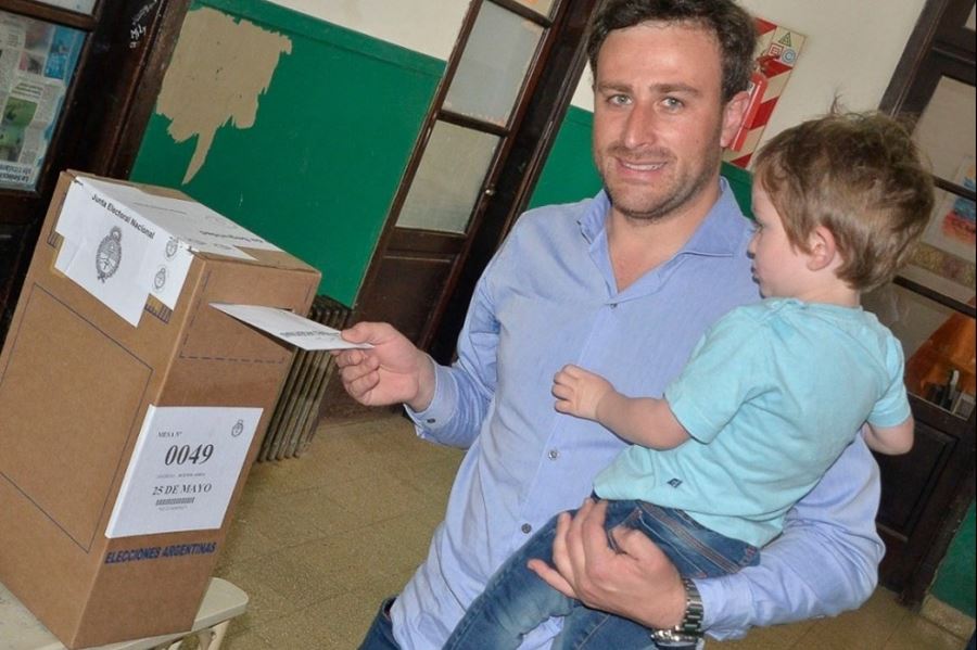 Ralinqueo emitió su voto y aseguró: "Renové mi sueño de la transformación definitiva de 25 de Mayo"