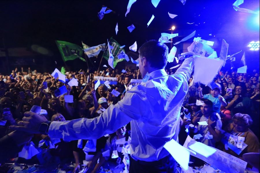 Fernando Gray agradeció el voto de los vecinos y afirmó que “es una elección histórica para Esteban Echeverría”