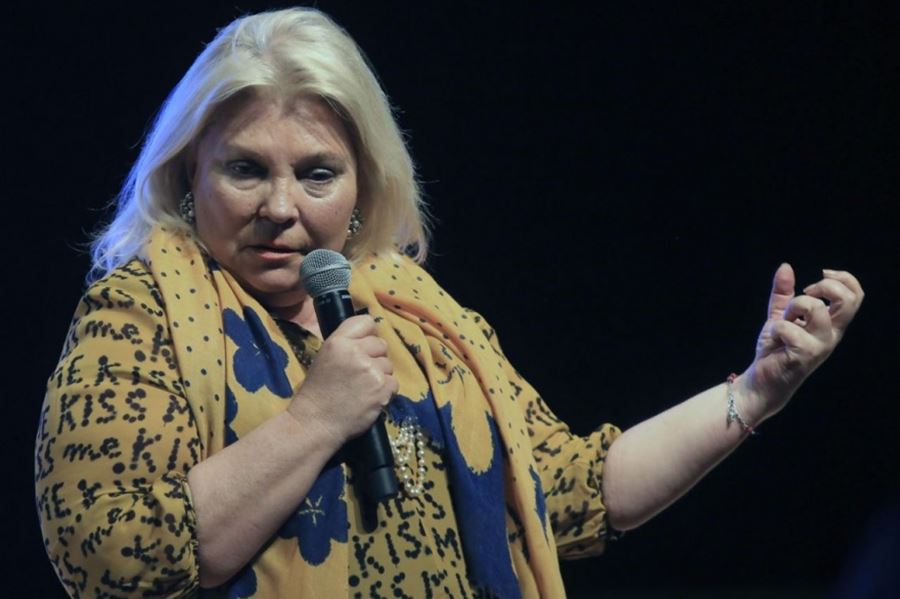 Carrió presentó su renuncia "irrevocable" a la banca de diputada, pero a partir de marzo próximo
