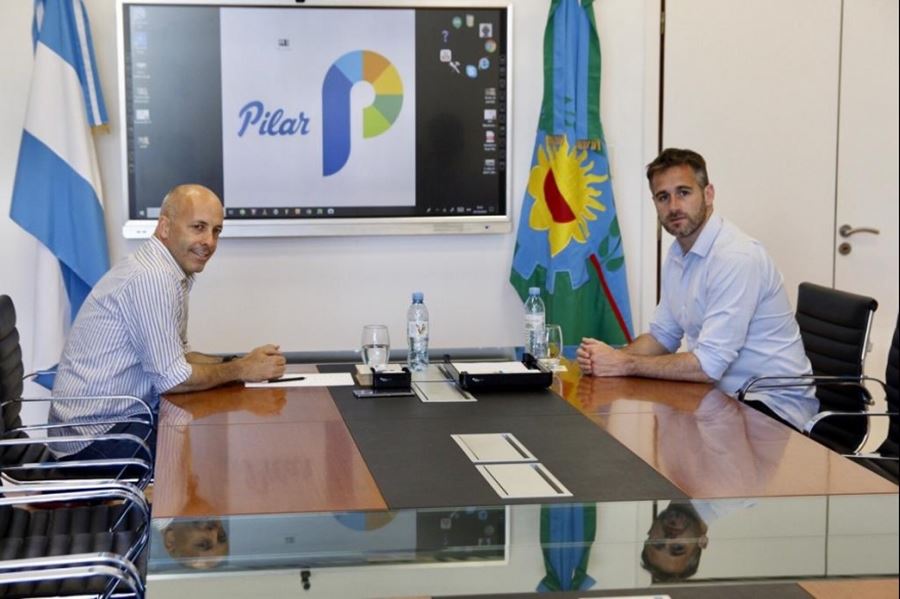 Pilar: El intendente Nicolás Ducoté se reunió con su sucesor, Federico Achaval